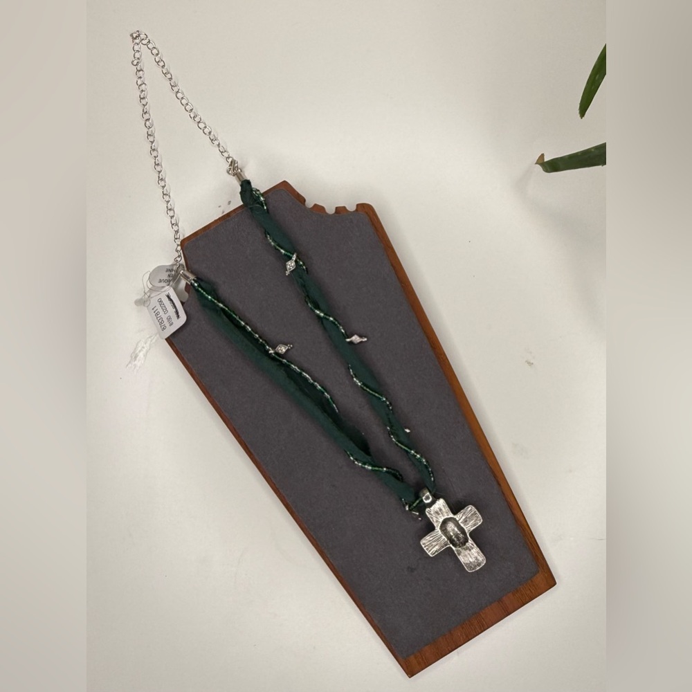 NWT Free People Boho Green Beaded Cross Pendant Long Ribbon Necklace - Picture 7 of 9